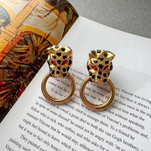 Vintage KJL Leopard Panter Örhängen Guld Svart Rubin Röda Ögon Kenneth Jay Lane Klämmor
