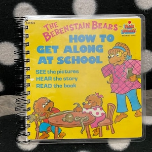 Cuaderno infantil vintage reciclado con encuadernación de alambre - Los osos Berenstain: Cómo llevarse bien en la escuela *¿Buscas un regalo nostálgico único?*