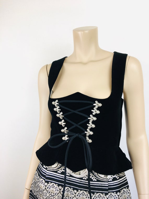 Vintage 1960s BLACK VELVET DIRNDL Lace Up Bustier… - image 4