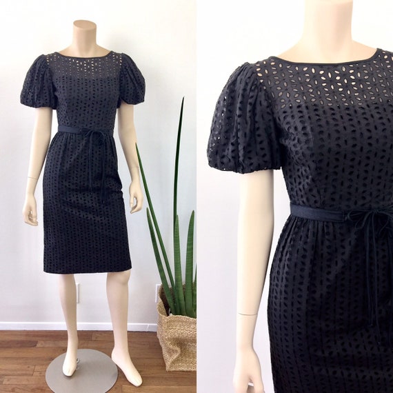 1950s 1960s Vintage COTTON EYELET PUFF Sleeve Bla… - image 1