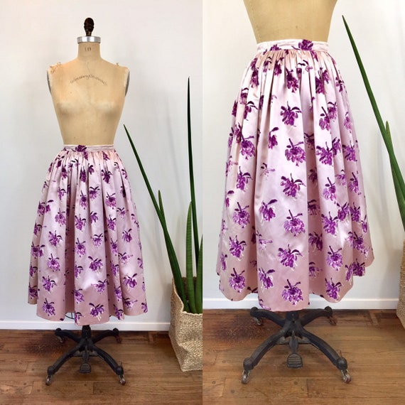 1950s Vintage FLOCKED FLORAL Lilac SILK Pleated Sk