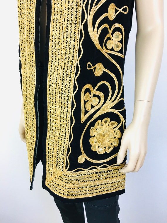 Vintage 1960s GOLD METALLIC EMBROIDERED & Black V… - image 7