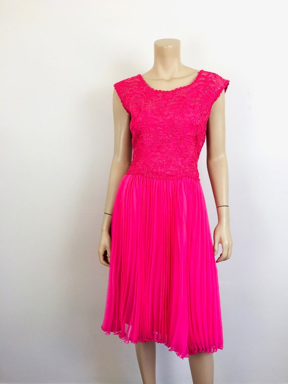 Vintage 1960s HOT PINK Soutash EMBROIDERED Pleate… - image 3