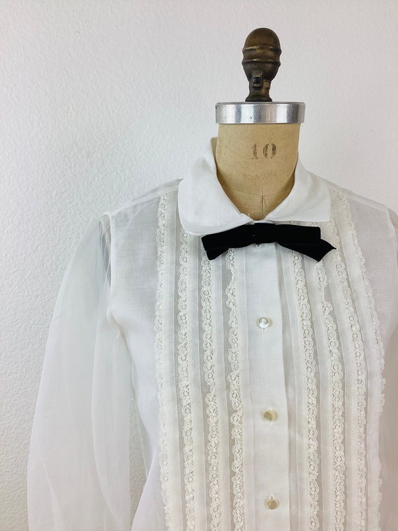 Vintage 1960s WHITE LACE Ruffle TUXEDO Black Bow … - image 4