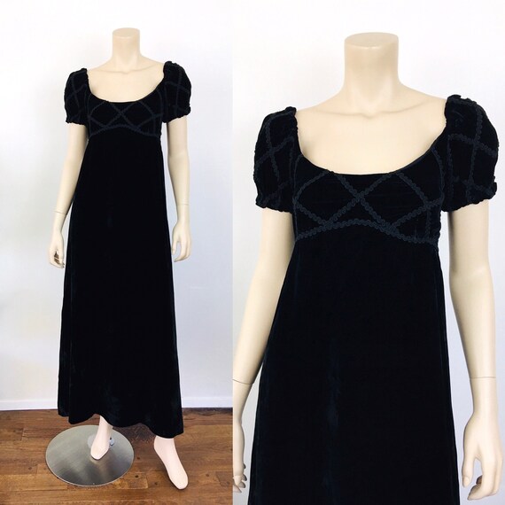 Vintage 1960s BLACK Velvet EMPIRE WAIST Puff Sleev