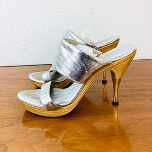 Vintage 1980s 50s Style SILVER METALLIC Lame LEATHER Plywood Platform High Heel Mules Shoes 7.5 / Pin Up