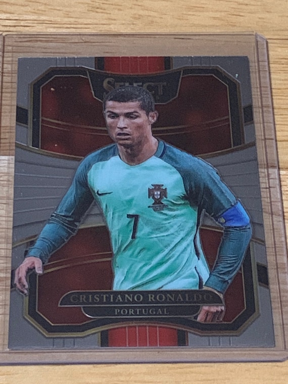 Cristiano Ronaldo '17-18 #33 Panini Select Soccer Card