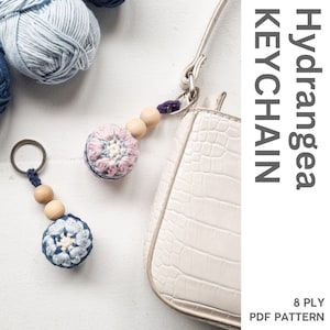 Instant Download / Digital PATTERN / Crochet Keyring / Flower Pattern / gift for her / keychain pattern / crochet keychain / Hydrangea