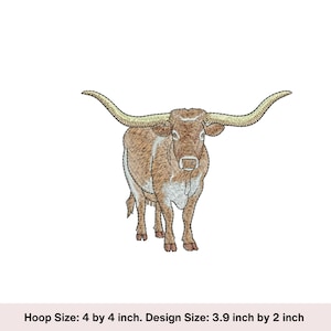 Könnte beinhalten: Gestickte Darstellung eines braunen und weißen Texas Longhorn-Stiers mit großen Hörnern. Das Design ist 3,9 Zoll breit und 2 Zoll hoch.