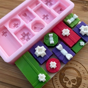 3d Christmas Present Snapbar Silicone Mold for Wax. Present Wax Melt Silicone Mould.