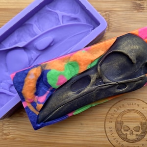 Raven Skull Snapbar Silicone Mold for Wax. Raven Wax Melt Silicone Mould. Snapbar Silicone Mould.