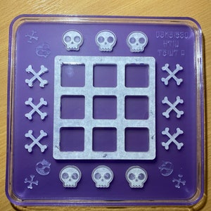 Tic Tac Toe Silicone Mold. Tic-tac-toe silicone mold. Noughts and crosses silicone Mould for resin casting.