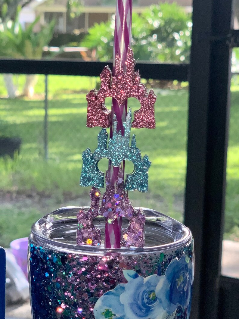 Castle straw topper