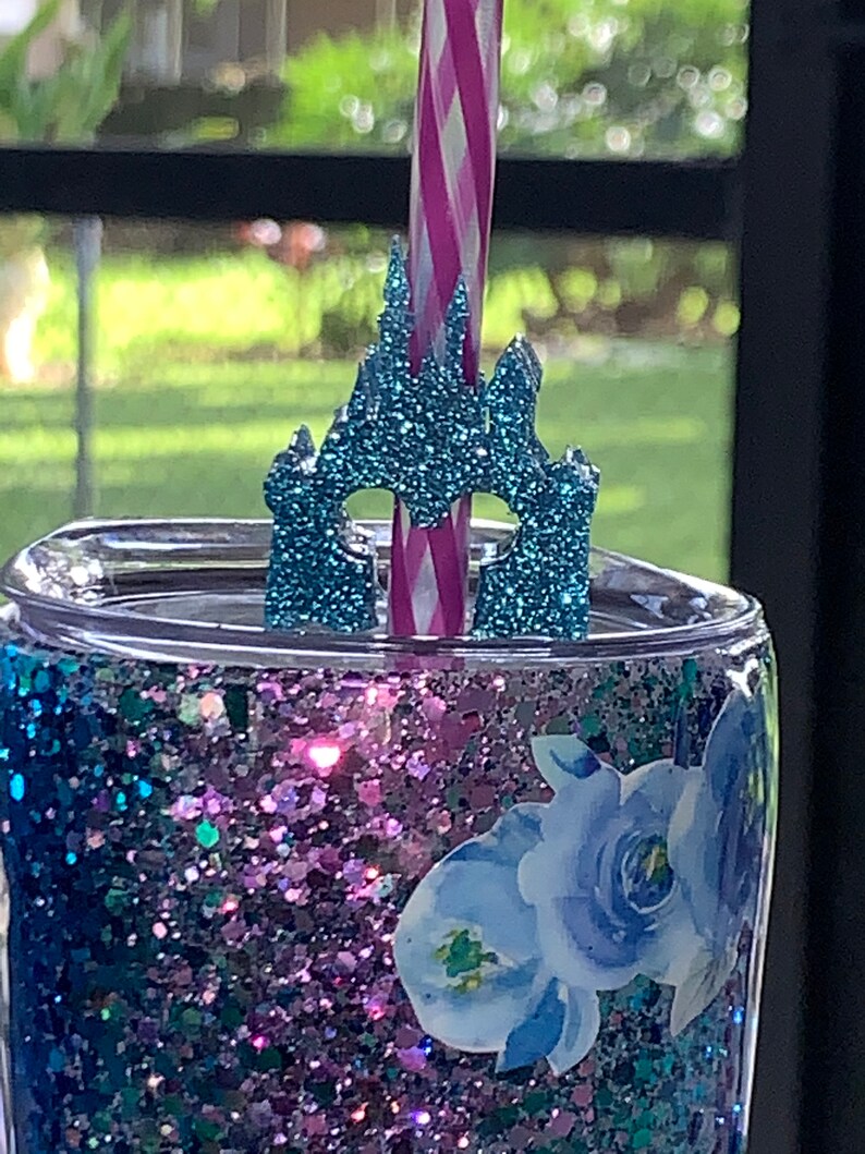 Castle straw topper