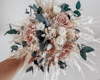 Bruidsboeket "Boho Bride Old Pink with Eucalyptus" gemaakt van gedroogde bloemen, bruidegomsspeld, bruidsmeisjesboeket, haarspeld en nog veel meer.