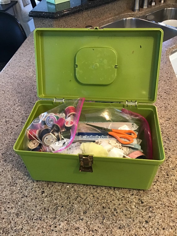 Vintage Wil-hold Sewing Box, Wil-hold Wilson Sewing Box & Sewing Notions,  Thread, Scissors, Lace Assortment, Elastic, Snaps, Sewing Supplies -   Canada