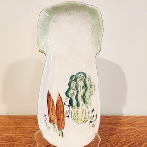 Vintage Ceramic Celery & Carrot Serving Dish, 70s Hand-Painted Celery and Carrots Serving Platter, Veggie Plate, Holiday Serving Platter