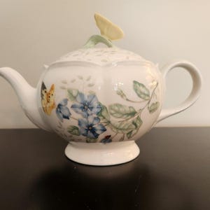 Vintage Lenox Butterfly Meadow Teapot, Porcelain Lenox Louis Le Luyer Butterfly Meadow Teapot, Tea Lover Gift, Floral Lenox Teapot