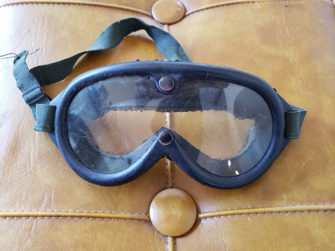 US Military Goggles, 1974 Sun, Wind & Dust Goggles, 1974 Military