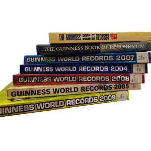 Guinness Book of Records, Guinness Word Records, Home Schooling Books, Educational Books, Teaching Tools, Library Staging, Book Decor
