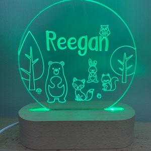 Archivo SVG de luz de noche de bosque para dormitorio infantil