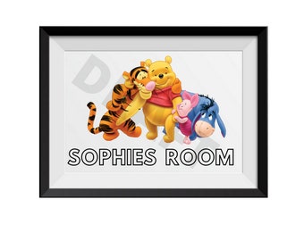 Arte de parede digital do Ursinho Pooh, pôster personalizado com iniciais, presente para quarto infantil, decoração de quarto, placa personalizada para quarto de bebê.