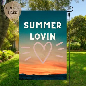 Summer Lovin Flagge | Garten | Hofflagge | Außendekor | Garten Flagge | Sommerfahne