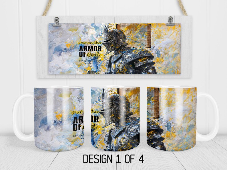 Peut inclure: Un ensemble de quatre tasses &agrave; caf&eacute; avec un motif repr&eacute;sentant un chevalier en armure et le texte "Put on the Armor of God." L'arri&egrave;re-plan est un design abstrait bleu et or.