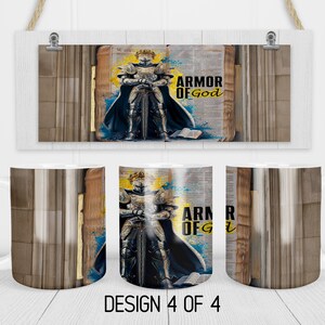 Peut inclure: Trois tasses en c&eacute;ramique blanche avec un motif repr&eacute;sentant un chevalier en armure tenant une &eacute;p&eacute;e. Le motif est sur fond de page de livre avec le texte "Armure de Dieu".