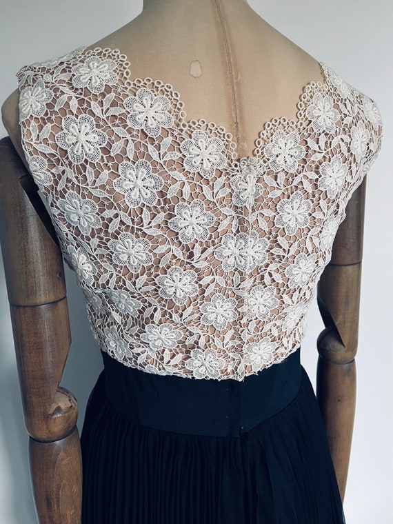 Original 1960's Guipure Lace and Chiffon Cocktail… - image 5