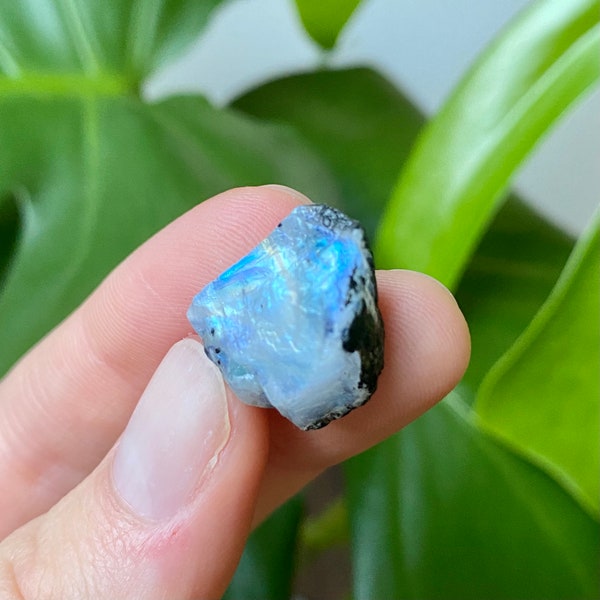 Raw Moonstone | Beautiful Crystal for Healing Grief | Stabilizes Emotions, Provides Calm