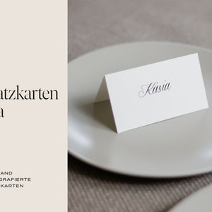 Etiqueta de nombre 'Pia' doblada para boda | soporte, tarjetas de lugar, tarjetas de mesa, tarjeta de asiento, caligrafía, papelería, decoración de bodas, decoración de mesa