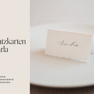 Naamplaatje 'Carla' gevouwen voor bruiloft | Handgeschept papier, standees, plaatskaarten, plaatskaarten, kalligrafie, briefpapier, bruiloftsdecoraties, decoratie