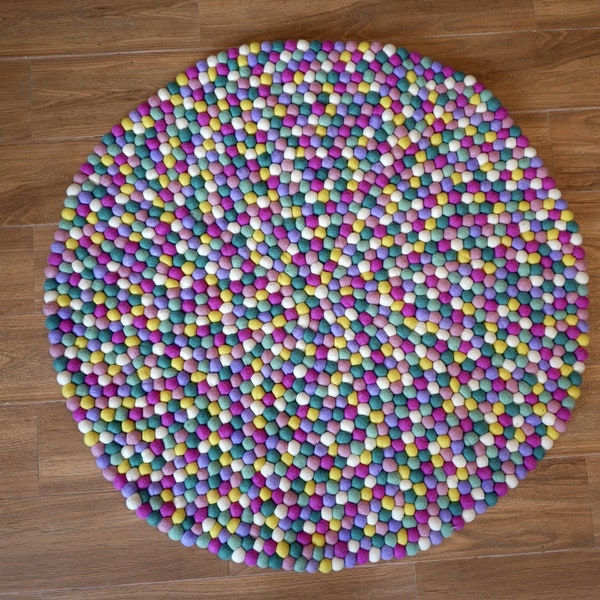 Handgemachter Filzballteppich - Marshmallow runder Filzteppich/Tapis/Pom Pom Teppich aus Filz-Pom-Poms.