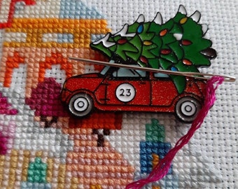 Small Cute Christmas Tree Car  Driving Home for Christmas Enamel Needle Minder Needle Nanny Cross Stitch Accessory Embroidery Magnet Gift