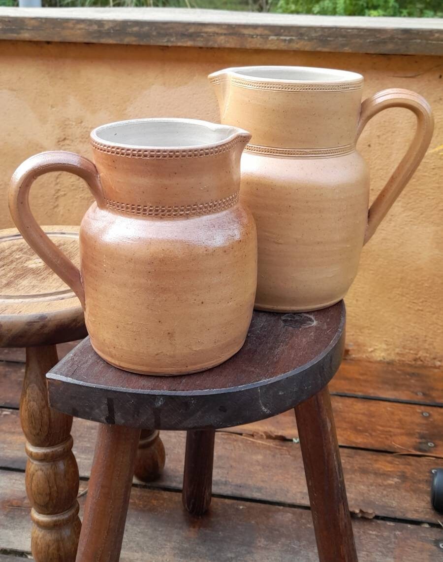 Duo de Pichets en Grès Brut et Épuré, Style Campagne Xxeme