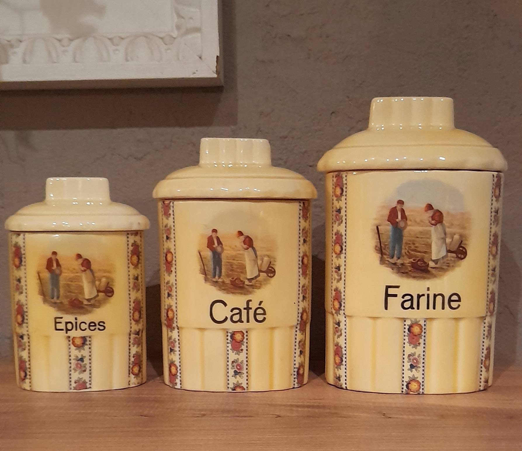 3 Pots à Épices/Café/Farine Faience L'angelus de Millet - Czechoslovakia Ditmar Urbach Modèle Carmen