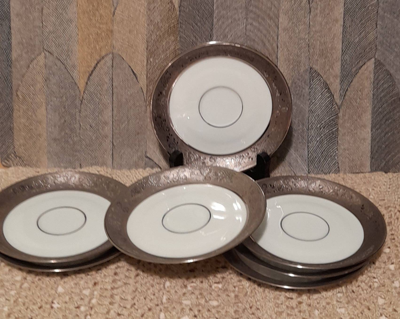 Soucoupes ou Petites Assiettes Dessert Porcelaine Limoges avec Incrustations Véritables Platinium