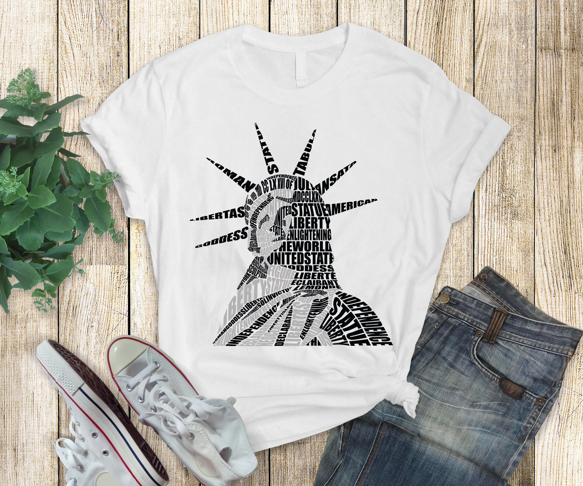 Discover Freiheitsstatue Retro T-Shirt