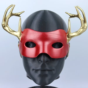 Masque facial en forme de corne de cerf