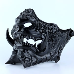 Masker Japans oni-samoerai: volledig glanzend zwart