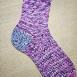 PATTERN - Simple No-wrap Heel sock pattern - Cuff-down OR Toe-up Sock knitting Pattern / Recipe