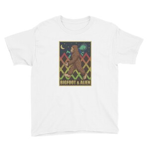 Bigfoot and Alien funny gift idea for Bigfoot and Alien Believers Youth Short Sleeve T-Shirt