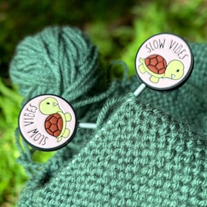 Needle Topper / Stitch Stopper / Point Protector - Set of 2 - For Knitting Needles - Turtle Silicone Topper - Knitting Accessories