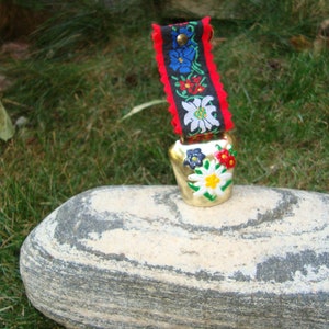 Vintage klok, bel met alpine bloemen, souvenir cadeau van Zwitserland, cadeau