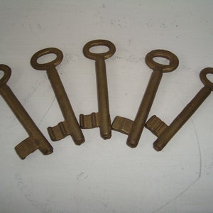 Vintage keys - Rustic keys - Antique skeleton keys - Old skeleton keys - Vintage skeleton keys- Small brass keys - Set of 5 brass keys