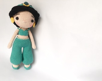 Häkelanleitung für Puppe JASMINE, PDF (englisch)