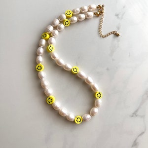 Smiley Face Pearl Necklace | Freshwater Pearl Necklace, y2k Pearl Necklace, Smiley Face Necklace, Pearl Beaded Smiley Face Necklace