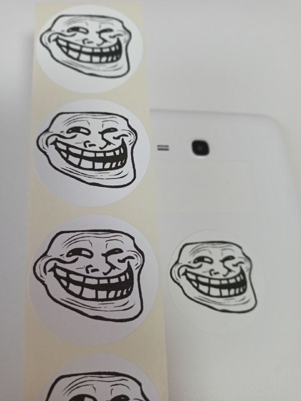 Broche engraçado de lapela esmalte, Fingindo ser feliz, Chorando atrás da  máscara, Meme Pin, Chorando Por Dentro, Falso Troll Face - AliExpress