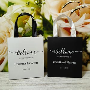 20 Wedding Party Bags, Welcome Wedding Bags for guests with satin ribbon handles and names, Personalized Wedding Bags, Custom Welcome Bags